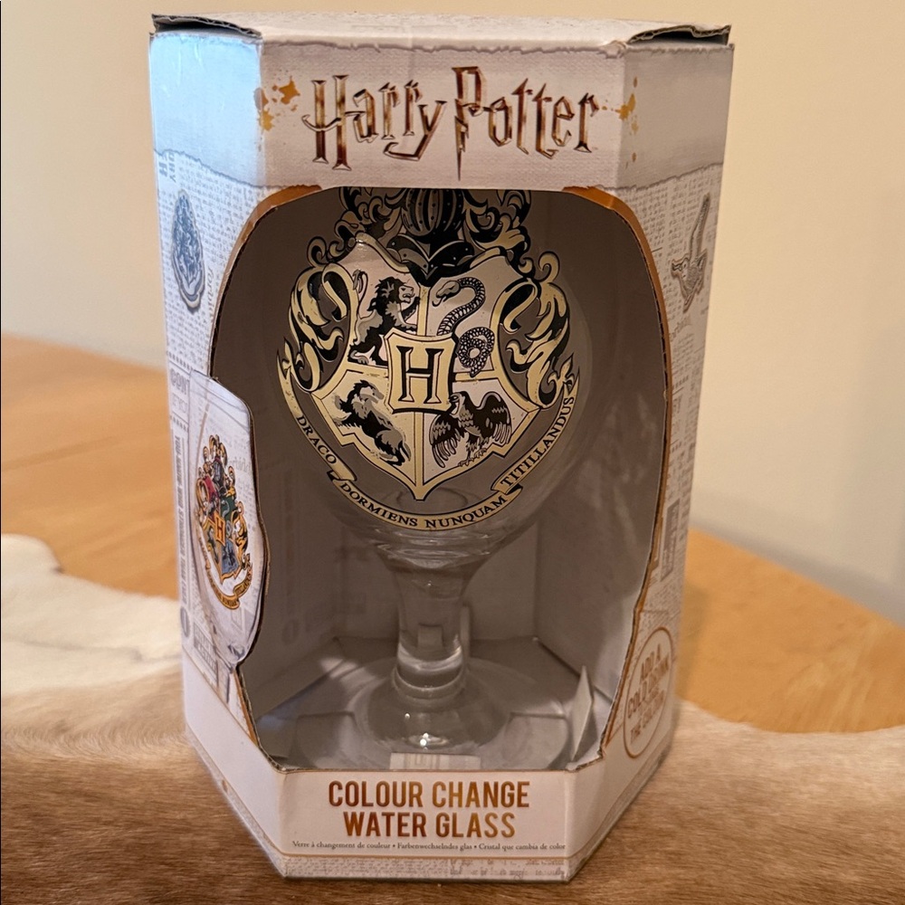 Harry Potter Hogwarts Color Change Glass